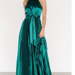 Maxi dress emerald color